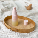 ・はちみつとカモミールと聞けば「美味しそう！」実は肌にも嬉しい組み合わせ。その２つから作られた「はちみつ発酵液」が配合、ハニーラボ発酵蜜エッセンス＜美容液＞マスク刺激でより揺らぎがちなお&hellip;のInstagram画像