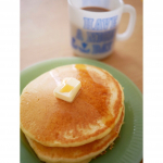 ロイヤルユキのメープルシロップお試しさせていただきました𖤐ダークとベリーダークの2種類。ダークの方は慣れ親しんだ感じの味ですがベリーダークがとっても濃厚で印象的！！ホットケーキにつけて&hellip;のInstagram画像