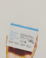 .これ、クレンジングバームで塗ると手とか顔の温度によってオイルに変わるんだけど洗い流すとき普通のオイルと違ってすぐ流れるし洗い上がりも良き🙆🏻&zwj;♀️ダブル洗顔不要なのも&hellip;のInstagram画像