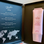 ２０年NYでトップエステティシャンとして活躍されたバーンスティーン静さんが皮膚科医の旦那様協力の元開発された「シズカホットクレイ」.豪華なシルバーの箱に入って届いたW洗顔不要のオー&hellip;のInstagram画像