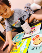 My son enjoyed a lot of picture books in July as well📖🌟A lot of beautiful pictures🖼🎨🖍He also lov&hellip;のInstagram画像