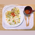 *幼児食記録*ワンプレートが楽すぎる！！お茶碗や汁物の位置覚えてもらうためになるべくワンプレートやめようと思ってたけど洗い物も今は楽にしたいー！！！**#広島マ&hellip;のInstagram画像