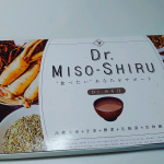 今回のモニター✨粉末のお味噌汁。お湯に溶かすだけで簡単に味噌汁ができる。高麗人参、生姜、乳酸菌、食物繊維が入ってるらしい&hellip;👍味は&hellip;普段、白味噌や合わせ味噌を使ってるせいか少し癖があ&hellip;のInstagram画像