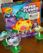 マジカル！ペーパーフラワーサイエンスキット　のモニター紹介です✨中には専用の花の形になったペーパーやインクなどが入っていて、小学2年の長男でも理解の出来る作り方説明書が入っています！ペ&hellip;のInstagram画像