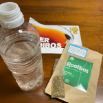 今日は暑いですね💦最近暑くてヤバイ。。。有機のルイボスティーペットボトルに入れるだけのを発見‼️ヤカンを使わなくていいのはこの時期助かる〜さぁ！入れるだけ💓やってみよ！#タイガ&hellip;のInstagram画像