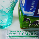 長期モニター✨２回目の投稿❤️牛乳でも&hellip;と書かれていたので、今回は牛乳で割ってみました🎵冷たい牛乳だと中々溶けなかったけど、子供達は喜んでました👍#スクスクのっぽくん #カルシ&hellip;のInstagram画像