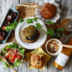 𖤘2021.08.10.Tue.☀︎.今朝の朝ごはん🧁昨日明石で買ったマフィンとカヌレ💓そしてグアマラル様からいただいたシーベリージュース🍹シーベリーって何&hellip;のInstagram画像