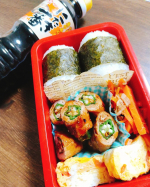 #ホシサン の#にたき一番 があればメインから副菜までどんなに寝ぼけてても美味しくキマる😄🙌🎉手抜きやけど手抜きに見えないごはん目指してます🤩&hearts;️笑オクラを豚肉で巻いて焼いてにたき&hellip;のInstagram画像