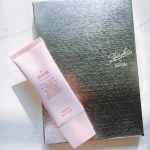 シズカホットクレイは厳選されたクレイと温かい使用感がまるでエステの施術を受けているような気持ちにさせてくれる、メイク落としですが✨Ｗ洗顔不要。平たくて持ちやすく、ピンクのとても可愛いデザインで&hellip;のInstagram画像