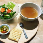 スープは身体に良いですよ〜と言う事で今回はスープの美味しかったお店のアップ、pic I  玉ねぎpic2.3 クリームpic3  かぼちゃどれもとても美味し❣️#野菜をMO&hellip;のInstagram画像