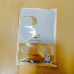 モニプラ経由で♡私のお気に入りは金色パック！3Dで難しい小鼻の周りもしっかりパック出来る！そして大きめ分厚めマスクなのでデコルテまでしっかり保湿できてなんとも贅沢✨コラーゲン、&hellip;のInstagram画像