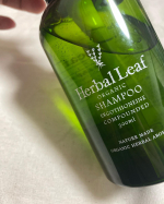 ..▶︎ハーバルリーフオーガニックシャンプー@herballeaf_official @utukcia 2019年に発売されて様々なランキング受賞👑敏感肌で悩む女性が満足し&hellip;のInstagram画像