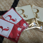 リバイシスのパックのお試し&hearts;️赤いパッケージが&rarr;モイスチュア フェイシャルマスク＋ゴールドパッケージが&rarr;モイスト フェイシャルパック試してみたのはゴールドパッケージのモイスト &hellip;のInstagram画像
