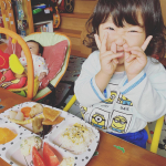 sayakomachanプレート使ってみた♡中身が映ない煮物なのは気にしないで( &rsaquo;_&lsaquo; )🦒キリンさんと🐊ワニさんがかわいいってめちゃくちゃ喜んで使ってくれた✨洗い物これだけで済ませら&hellip;のInstagram画像