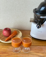 ＊＊＊#レシピあり美肌力アップジュース🍹＆人参のおからナゲット🥕♡┈┈┈┈┈┈┈┈┈┈┈┈┈┈┈┈┈┈┈♡ＳＷＩＰ▶︎▷▶︎ 材料・レシピ📍人参のおからナゲットレシピあ&hellip;のInstagram画像