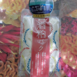 ワフードメイド 酒粕パック　＠コスメ洗い流すパック・マスク部門第1位大人気のアイテムです。手に取ると酒粕のように美味しそうな香りがします。洗顔後タオルで軽く水気をふき取ったら、さく&hellip;のInstagram画像