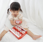 ・スマイルビスコ😍❤️ @glico_smilebisco オリジナルビスコが作れるのは前から知ってたけど2歳のお誕生日も近いし注文してみたよ⭐️渡してみたら自分の顔がプリントされてる事にび&hellip;のInstagram画像