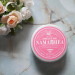 【寝る前にひと塗りでしっとりヴェールが続くナマシア生シアバター】⁡⁡手洗いやマスクで手や口元が乾燥ぎみ。そんなときに試したのが#ナマシア生シアバター⁡⁡豊富な美肌成&hellip;のInstagram画像