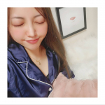 ・・エレアリーナイトブラをつけてパジャマコンテストに参加中〜💓・お気に入りのパジャマはかれこれ5年ほど愛用してるけどサテンだからまだまだ使える✌️・そしてこのナイトブラオススメ💖・&hellip;のInstagram画像