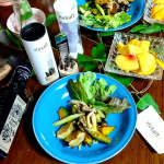 オリーブオイルをかけた野菜をオーブンでグリルするだけ!素材の味を楽しめます。食卓でロングペッパーをかけて、いつもとは違う味を楽しめました。ロングペッパー、オーク材のスタンドもセットで、&hellip;のInstagram画像