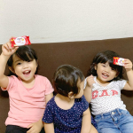 スマイルビスコ💓💓..可愛いビスコが届いたよー🥰✨大好きなビスコだし3人の写真で作ったから子供たちも大喜びだった🌸🌸..自分で写真や文字を選べてオリジナルの&hellip;のInstagram画像