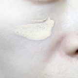 「ファンデーションも美容液も、しっかり二役を果たしてくれます。」の画像（2枚目）