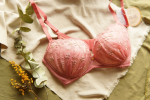 ..チュチュアンナすっぴんメイクブラフラワーボヌールブラ「フィット」新作ノンワイヤーブラです👙とても軽い着け心地なのにきれいなバストメイクを叶える「すっぴんメイクブラ」シリーズ。4&hellip;のInstagram画像