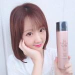 美容院行ってから髪のお手入れにも気をつけて、La ViLLA ViTA @la.villa.vita のリ・ヘアプラススプレーを使ってます。シューッとスプレーするだけで紫外線から髪を守ってくれ&hellip;のInstagram画像