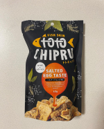 ロカボおやつ紹介魚の皮チップス「トトチップる」をお試し🐟塩気効いてて美味しいー塩辛さだけじゃなくて、お魚のうまみもあってついお酒が飲みたくなる&hellip;パリパリに焼いた魚の皮とか大好き&hellip;のInstagram画像