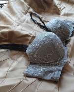 ・・・とても軽い着け心地なのにきれいなバストメイクを叶える𓂃𓈒𓏸\すっぴんメイクブラシリーズより/新作ノンワイヤーブラが登場しました🙈4つのタイプのノンワイヤーブラから脇と背中すっき&hellip;のInstagram画像