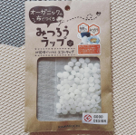 脱プラ生活に挑戦✨・今話題のみつろうラップを作ってみました☺️・みつろうラップは、みつろうを布に染み込ませて作るラップです。みつろうには、抗菌・保湿効果があり、食品の鮮度を保ちながら、安心し&hellip;のInstagram画像