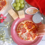 こんにちは☀️マルハニチロ様より冷凍ミックスピザうす焼きミックスピザをいただきました😋お昼ご飯にチンして簡単に♡休校中のお昼は毎回悩みますよね🤔💭そんな時に凄い助かります✨✨&hellip;のInstagram画像