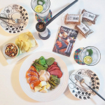 ・おうち時間とおすすめ品📷️最近は外に飲みに行くことがなくなったのでおうちで新しい楽しみ方を見つけました🤩超コンパクトな燻製メーカーで何でも燻製！おうちで燻製パーティー🍻&hellip;のInstagram画像