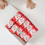 ⠀⠀ 今回ご縁があり『オリジナルビスコ』を作らせて頂きました❤︎︎ ˊ˗⠀自分のお写真が入ったビスコを見てるいくんも大興奮𓂃꙳⋆指でビスコをさしながら『僕だよ』ってたく&hellip;のInstagram画像