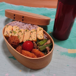 .最近の出社時には #お弁当 と一緒に #ルイボスティー を #マイボトル に入れて持参してます。いや、お弁当だけでなく、毎日の #おうちごはん にもですが😊#タイガールイボスティ&hellip;のInstagram画像