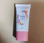 ピディットの毛穴落ち防止下地使ってみました！💄これ一つで皮脂崩れ、テカリ、くすみをカバーしてくれる優れもの⭐️マスク生活が長引いているので、化粧崩れが起きないのは本当に助かります🙏&hellip;のInstagram画像