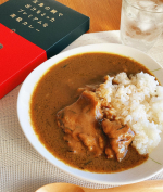 .五島の鯛で出汁をとったプレミアムな高級カレー🍛鯛の出汁&times;五島牛五島牛🐃長崎和牛の中でも五島で育ち流通量が少ない希少な黒毛和牛。赤身と脂身のバランスが絶妙で肉質がやわらかい。&hellip;のInstagram画像
