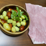 おうち時間に、息子らと一緒に！繰り返し使える、みつろうラップ！ECO活息子らもECOを教えられるいい機会になりました！使い終わったら、軽く洗って、干しておくだけ！個&hellip;のInstagram画像