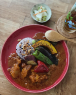 ごちそうさま。#今日の夕飯#お家ごはん#1人ごはん#カレー#レトルトカレー#カレー好き#野菜トッピングカレー#nakato#nakato_finefoods#麻布十番シリーズ#一食を大&hellip;のInstagram画像