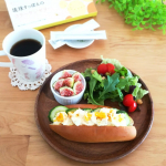 朝ごパン&hearts;#PR #しまのや毎日の朝食に#コラーゲンゼリー 始めました。沖縄県産すっぽん、ツバメの巣配合で甘酸っぱくさっぱり美味しいゼリー。#たまごサンド#サラダ#ヨーグルト #&hellip;のInstagram画像