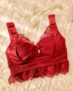 【楽チンセクシーナイトブラ】ルームウェアコンテストの参加賞として、ナイトブラを頂いちゃった💕全プレがあるって知らなかったから、届いてびっくり👀でもすっごく可愛くて嬉しいサプライズプレゼ&hellip;のInstagram画像