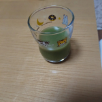 はなかっぱコラボ！乳酸菌たっぷり！「こどもフルーツ青汁」のモニターをさせていただいています。2歳の娘は警戒しながら恐る恐る少しのんで飲むのをやめてしまいました💦緑色がダメだったのかなー💦私&hellip;のInstagram画像