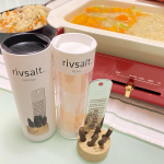 nooks webshopさんのRIVSALTブランドすりおろしペッパー&times;岩塩のその後✨とってもオシャレだから、どんな料理に合うのか考えたけど、とりあえず、食卓に置いてあるだけで可愛いので置い&hellip;のInstagram画像