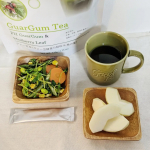 グァー豆茶はホットで飲むことが多いです🍵✨温かいほうが甘く感じるし、溶けやすい。お腹も冷えないから腸活にいいよね( ˊᵕˋ )細長い個包装タイプだから開ける時、入れる時も飛び散りにくくてGoo&hellip;のInstagram画像