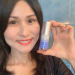 ノーベル賞受賞フラーレン配合のカラーチェンジファンデーションとは！？⁡⁡ファンデーションに見えない青い容器に入っているファンデーション🤍⁡⁡⁡すごく気になったので日本の母に&hellip;のInstagram画像