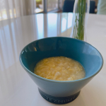 #朝ごはん#食べ比べ！安全・簡単に温められるの! 「かに雑炊」にはかにの肉・味噌が入ってて❤️「たい雑炊」には国産焼真鯛が入ってた❣️ #国産コシヒカリ10&hellip;のInstagram画像