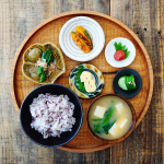 emu__85..雑穀ごはんと色々。豆皿選びが楽しい◡̈.#pr北海道産の雑穀12種と玄米からなる、北海道玄米雑穀。雑穀ごはんのもっちり感が好きです。白米に混ぜて炊くだけなので、手&hellip;のInstagram画像