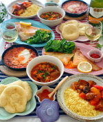 毎週恒例の自己満ごはん。#食の世界旅行 ✈️ #チュニジア料理 🇹🇳この世界旅行シリーズかなりしつこいけどみなさんまだついてきてくれるかな？🤣.今日も朝から3キロランに行き🏃&zwj;♀️&hellip;のInstagram画像