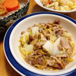 .鍋や漬物が定番でいつもどうしようかと悩む余りガチな白菜🥬豚肉とオイスターソースで炒めてみた🔥ご飯が進む一品に🍚✨#白菜レシピ#白菜と豚肉のオイスターソース炒め #&hellip;のInstagram画像