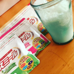 今回また株式会社イッティ様からアスミールの他のお味4種を試させていただきました♡♡ココア、はっぴーち、いちごミルク、めろメロン味があってどれも美味しそう🍀🤤最初は娘のリクエストでめろメ&hellip;のInstagram画像